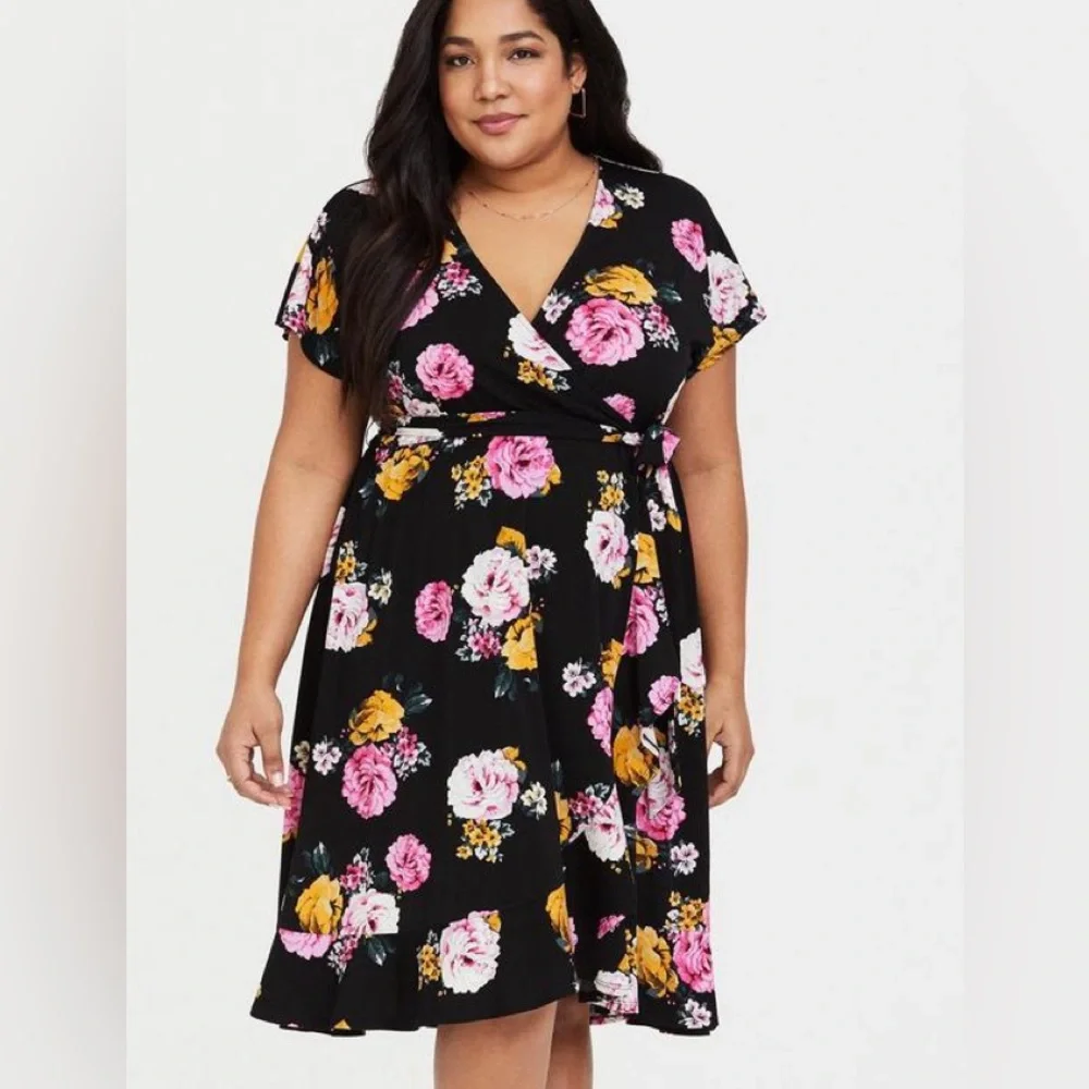 Torrid Black Floral Mini Stretch Crepe Wrap Dress Size 2 - Picture 1 of 8